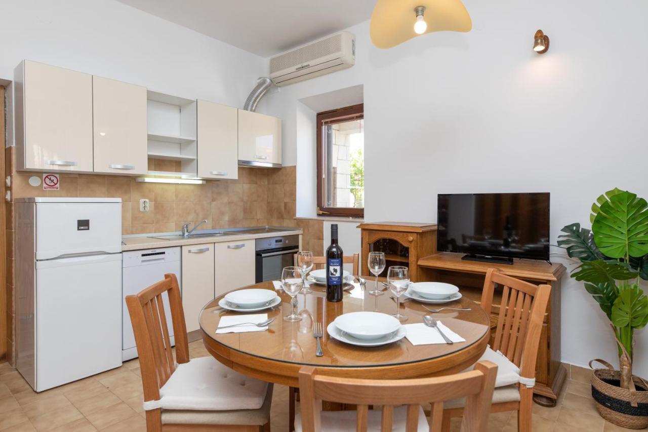 Apartments4You Supetar-The Best And Most Popular Apartments For Discovering The Island - Free Parking - 200 Meters From The Beach Exteriör bild