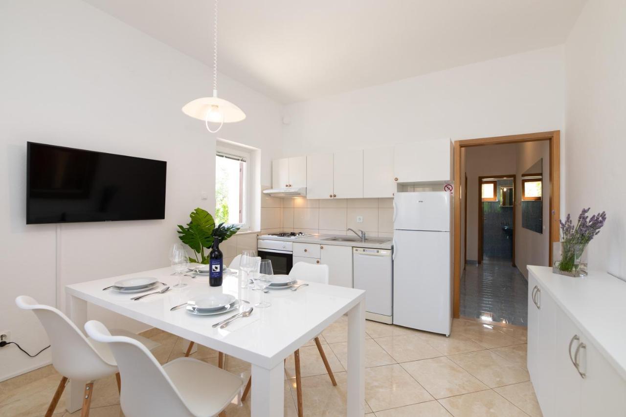 Apartments4You Supetar-The Best And Most Popular Apartments For Discovering The Island - Free Parking - 200 Meters From The Beach Exteriör bild