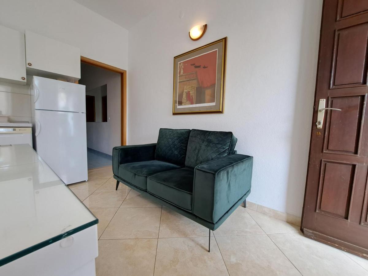 Apartments4You Supetar-The Best And Most Popular Apartments For Discovering The Island - Free Parking - 200 Meters From The Beach Rum bild